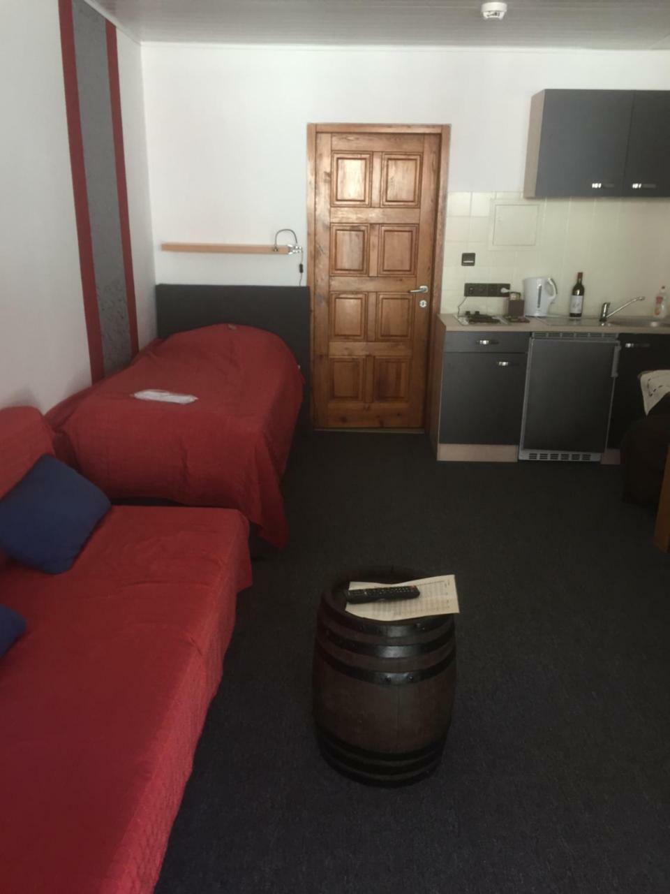 فندق Weinschloesschen Im Weingut Roos Ilbesheim المظهر الخارجي الصورة